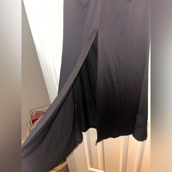 Strapless, black dress with split up the back to the upper thigh 39 inches long - Picture 5 of 9